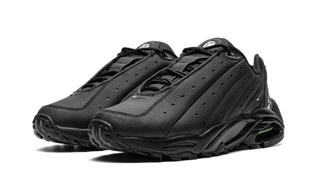 HOT STEP AIR TERRA NOCTA x Nike "Drake - Triple Black"