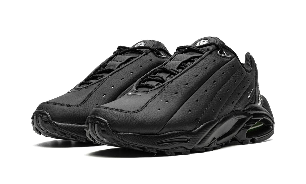 HOT STEP AIR TERRA NOCTA x Nike "Drake - Triple Black" - bamn.