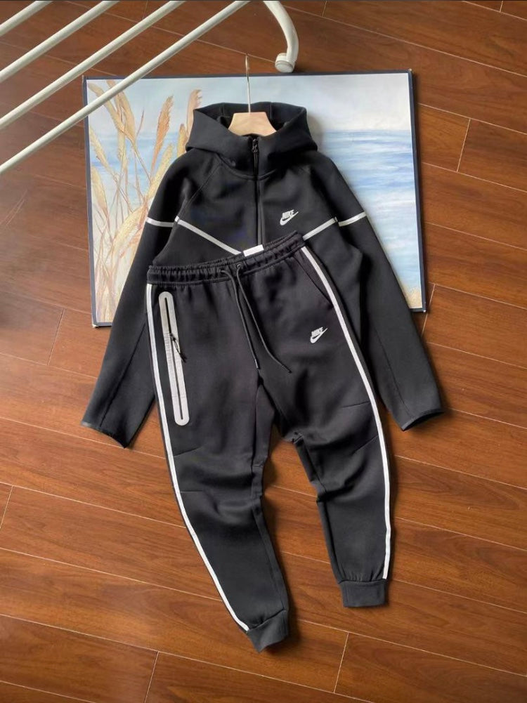 NIKE TECH FLEECE “BLACK/WHITE” - bamn.