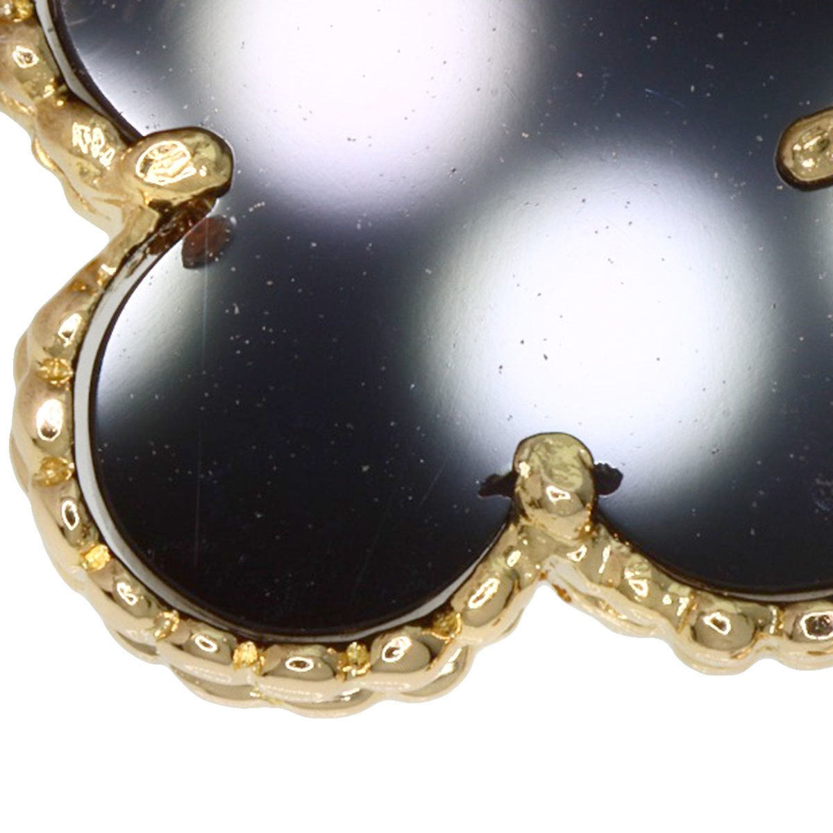 Midnight Clover Stainless Steel Bracelet – A Statement of Elegance - bamn.