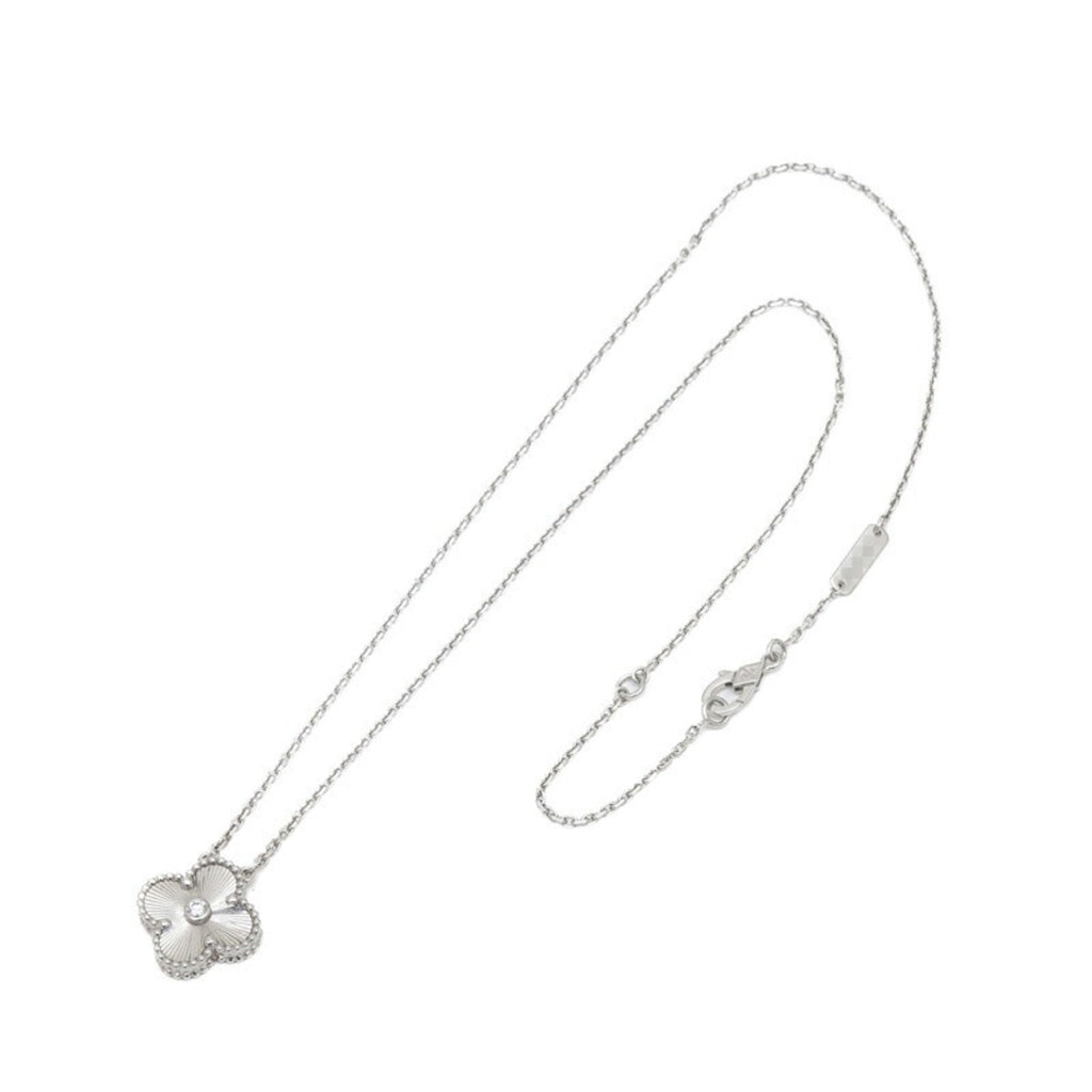 Sliver  Clover Stainless Steel Necklace – A Statement of Elegance - bamn.
