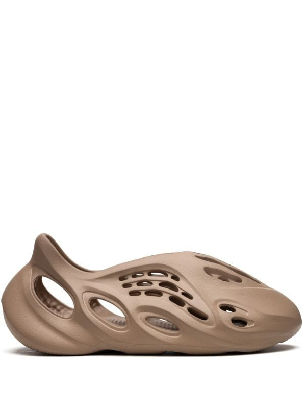 adidas Yeezy
YEEZY Foam Runner "Clay Taupe" sneakers - bamn.