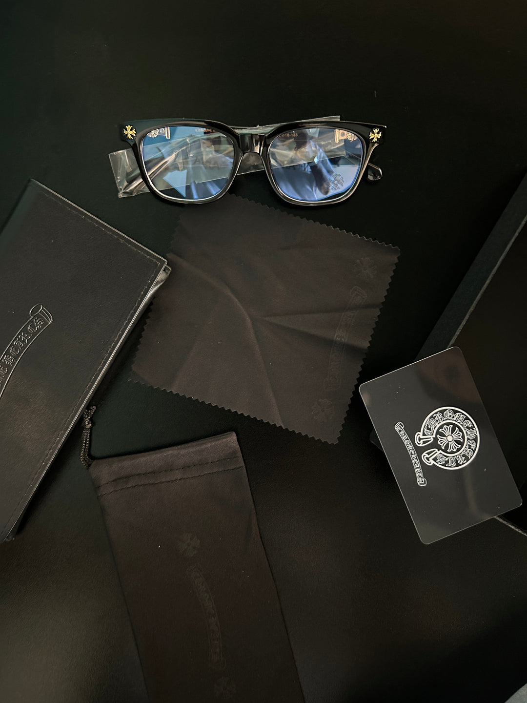 Chrome heart glasses - black & silver badges