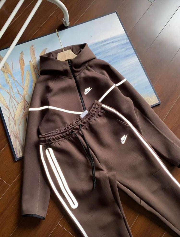 NIKE TECH FLEECE “BROWN/WHITE” - bamn.