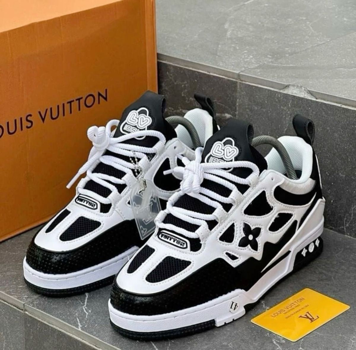 Louis Vuitton skates black and white - bamn.