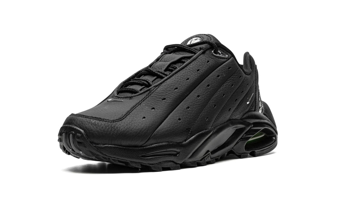HOT STEP AIR TERRA NOCTA x Nike "Drake - Triple Black"