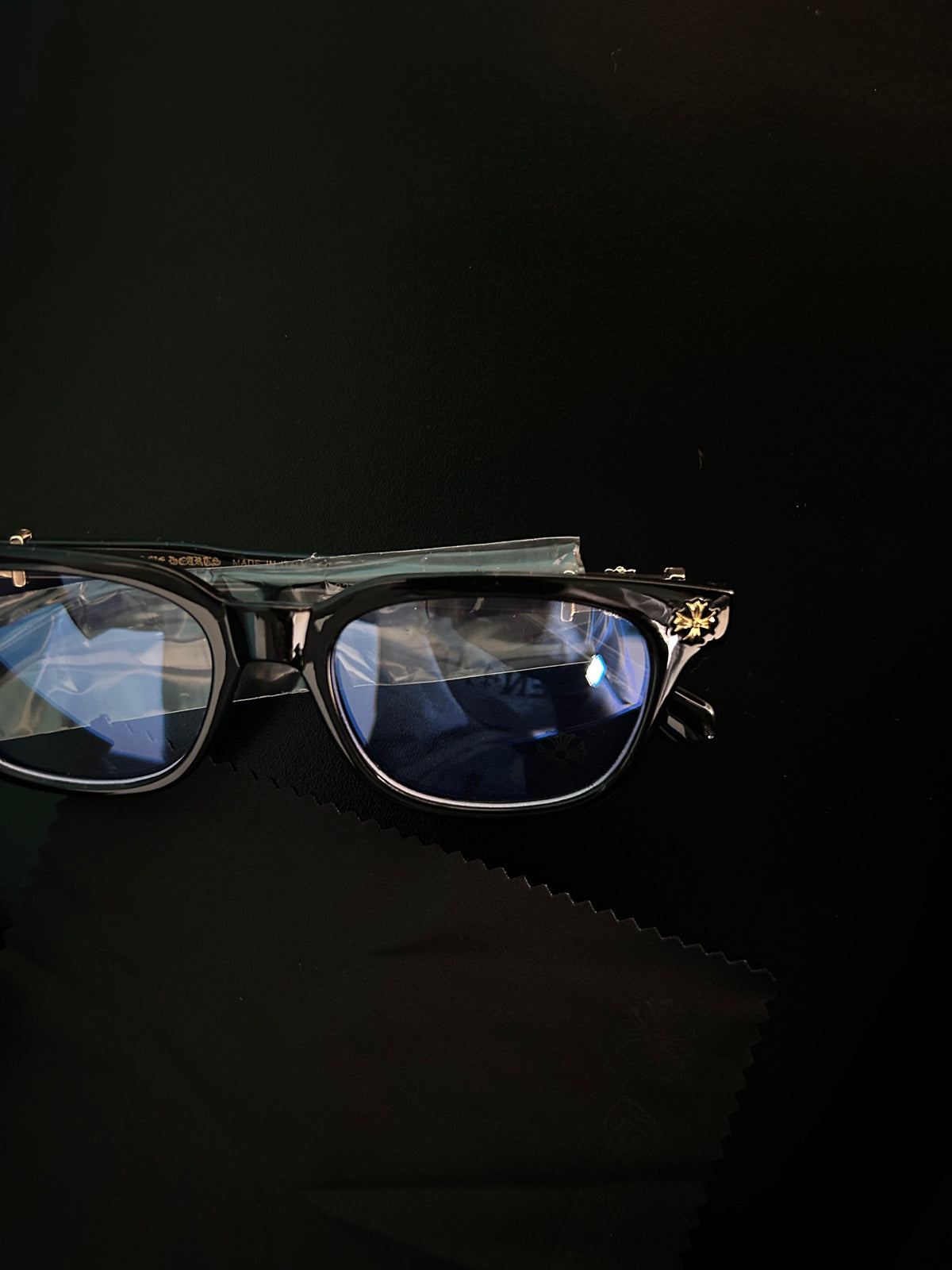 Chrome heart glasses - black & silver badges - bamn.