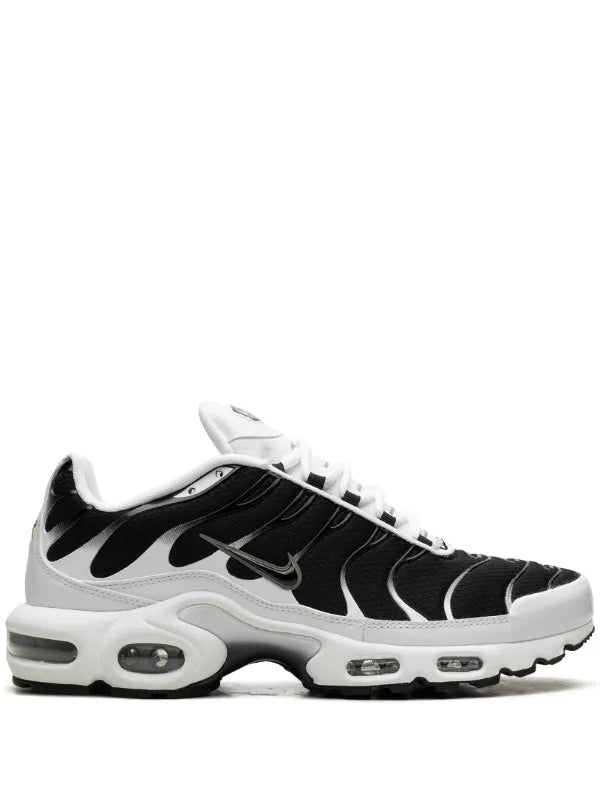 Nike Air Max Plus "Black / White" - bamn.