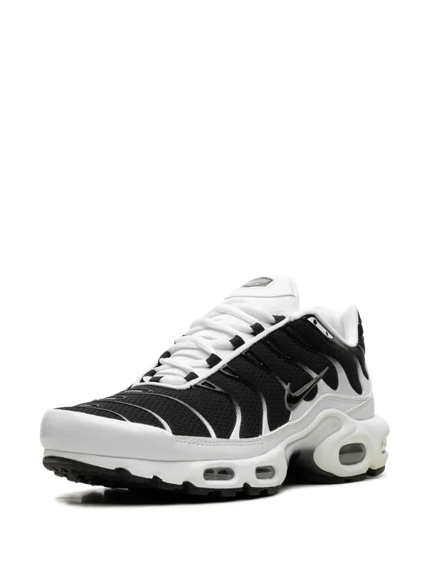 Nike Air Max Plus "Black / White" - bamn.