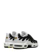 Nike Air Max Plus "Black / White" - bamn.