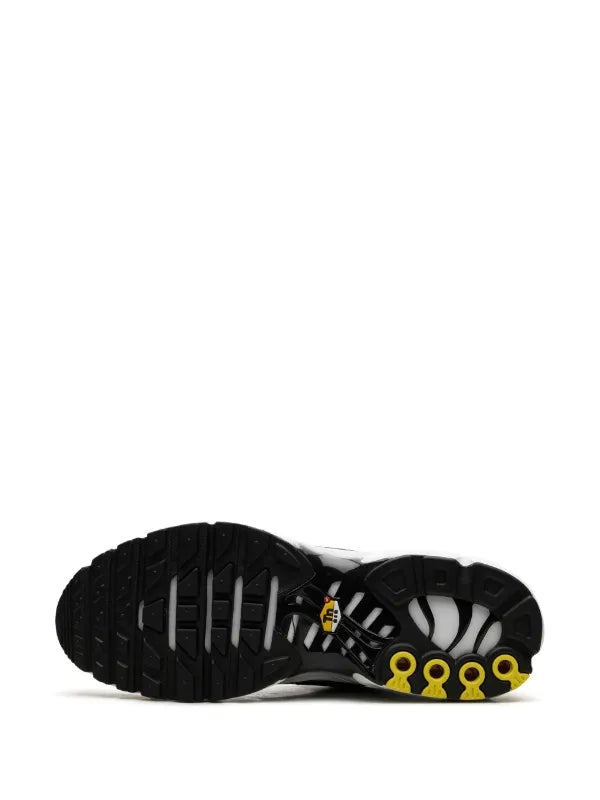 Nike Air Max Plus "Black / White" - bamn.